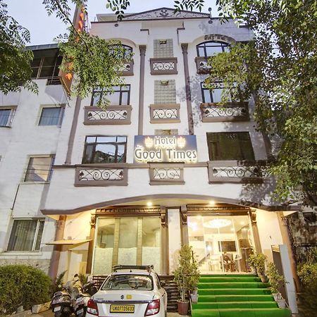 Hotel Good Times Near Ganga Ram Hospital And Karol Bagh Metro Delhi  Exterior photo