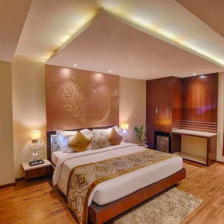 Hotel Good Times Near Ganga Ram Hospital And Karol Bagh Metro Delhi  Exterior photo