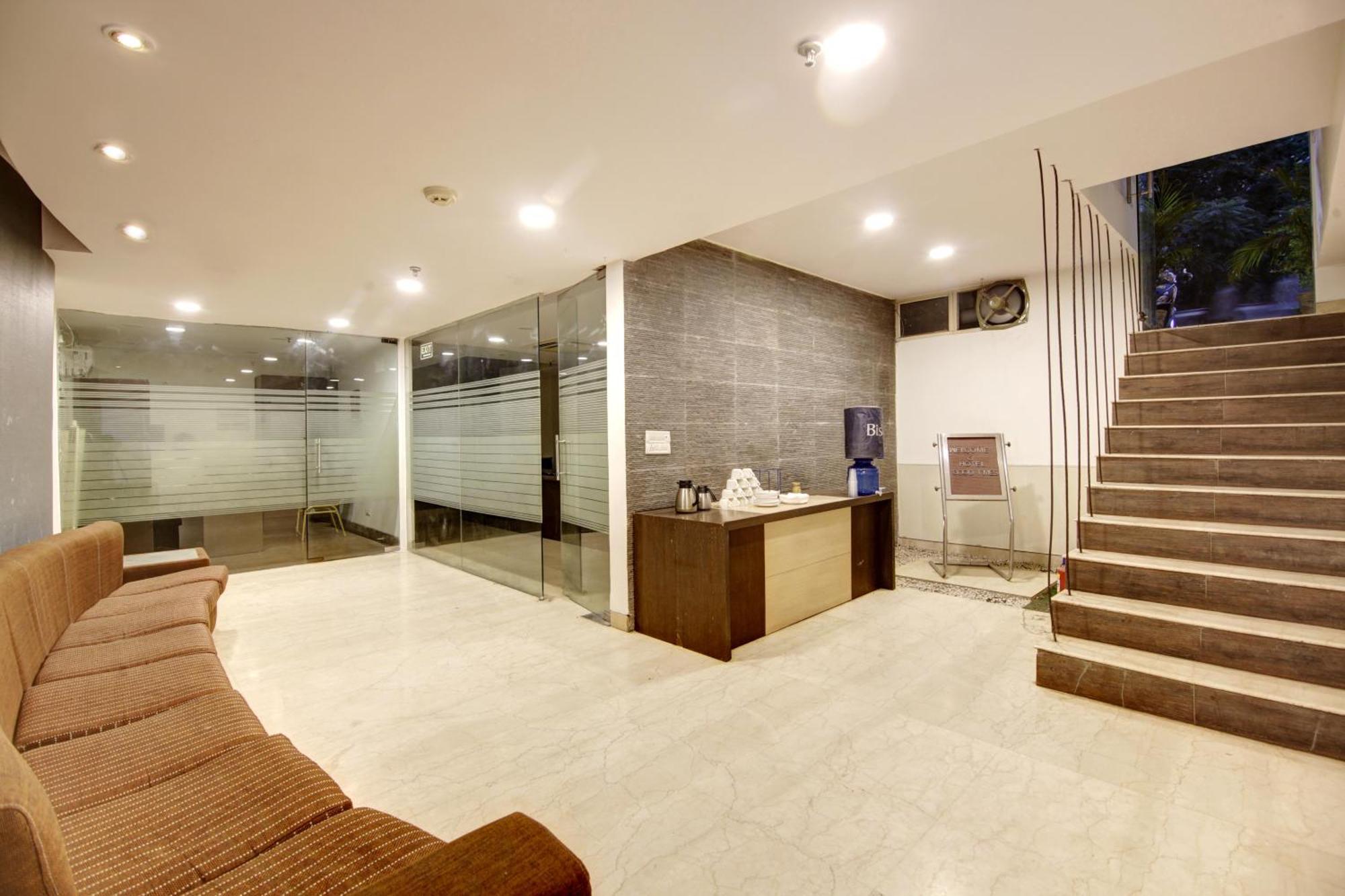 Hotel Good Times Near Ganga Ram Hospital And Karol Bagh Metro Delhi  Exterior photo