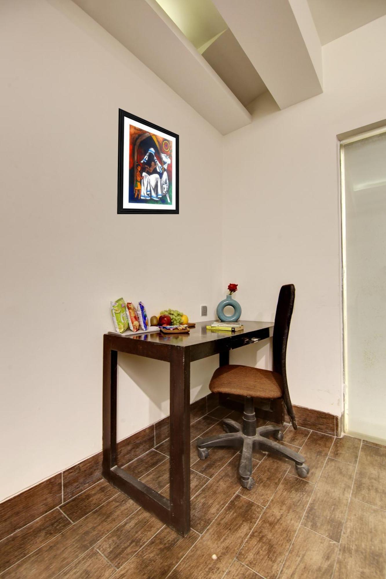 Hotel Good Times Near Ganga Ram Hospital And Karol Bagh Metro Delhi  Exterior photo