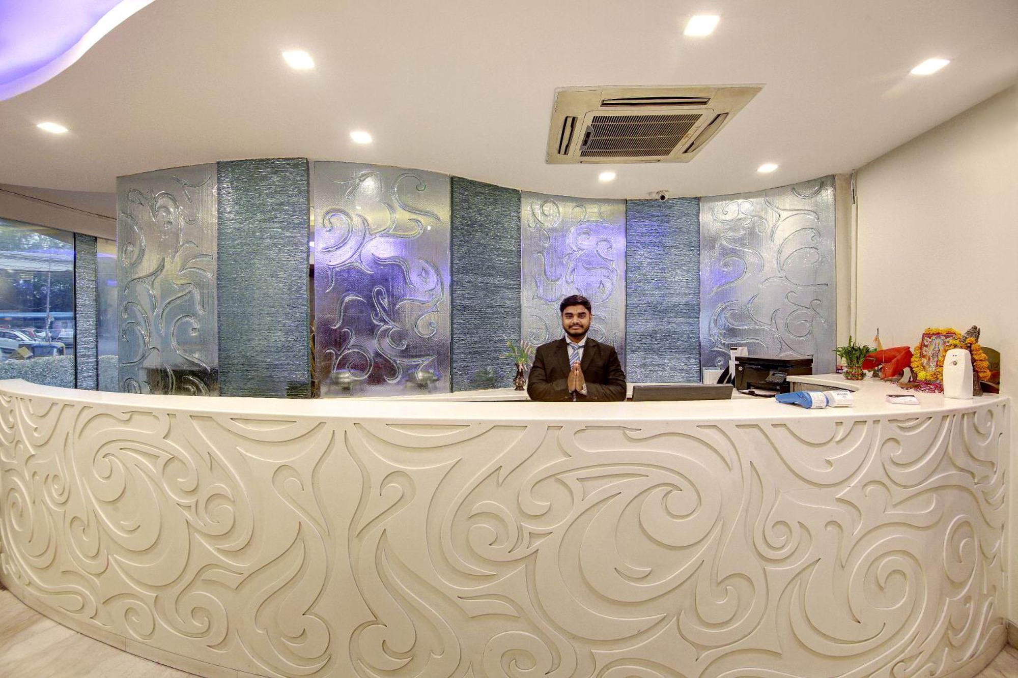Hotel Good Times Near Ganga Ram Hospital And Karol Bagh Metro Delhi  Exterior photo