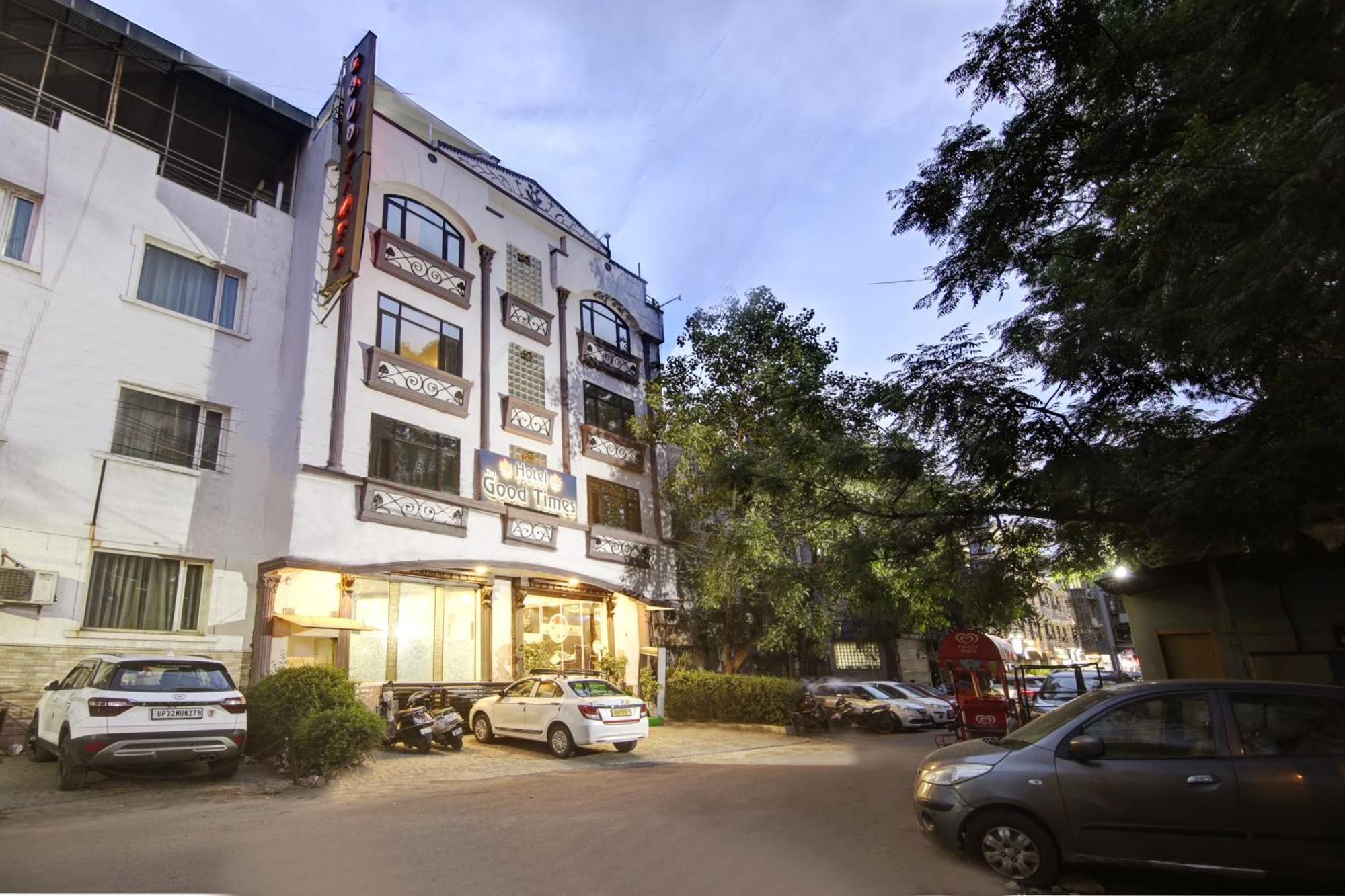 Hotel Good Times Near Ganga Ram Hospital And Karol Bagh Metro Delhi  Exterior photo