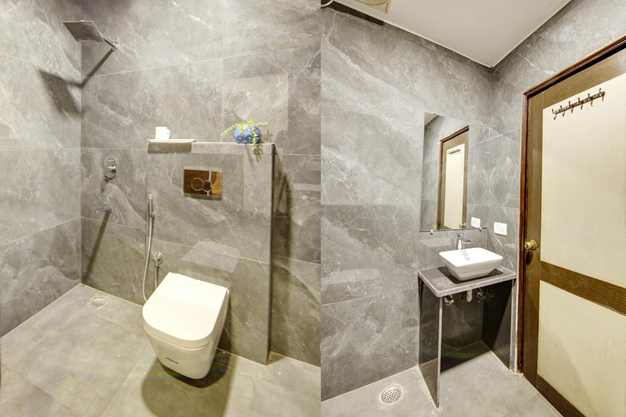 Hotel Good Times Near Ganga Ram Hospital And Karol Bagh Metro Delhi  Exterior photo