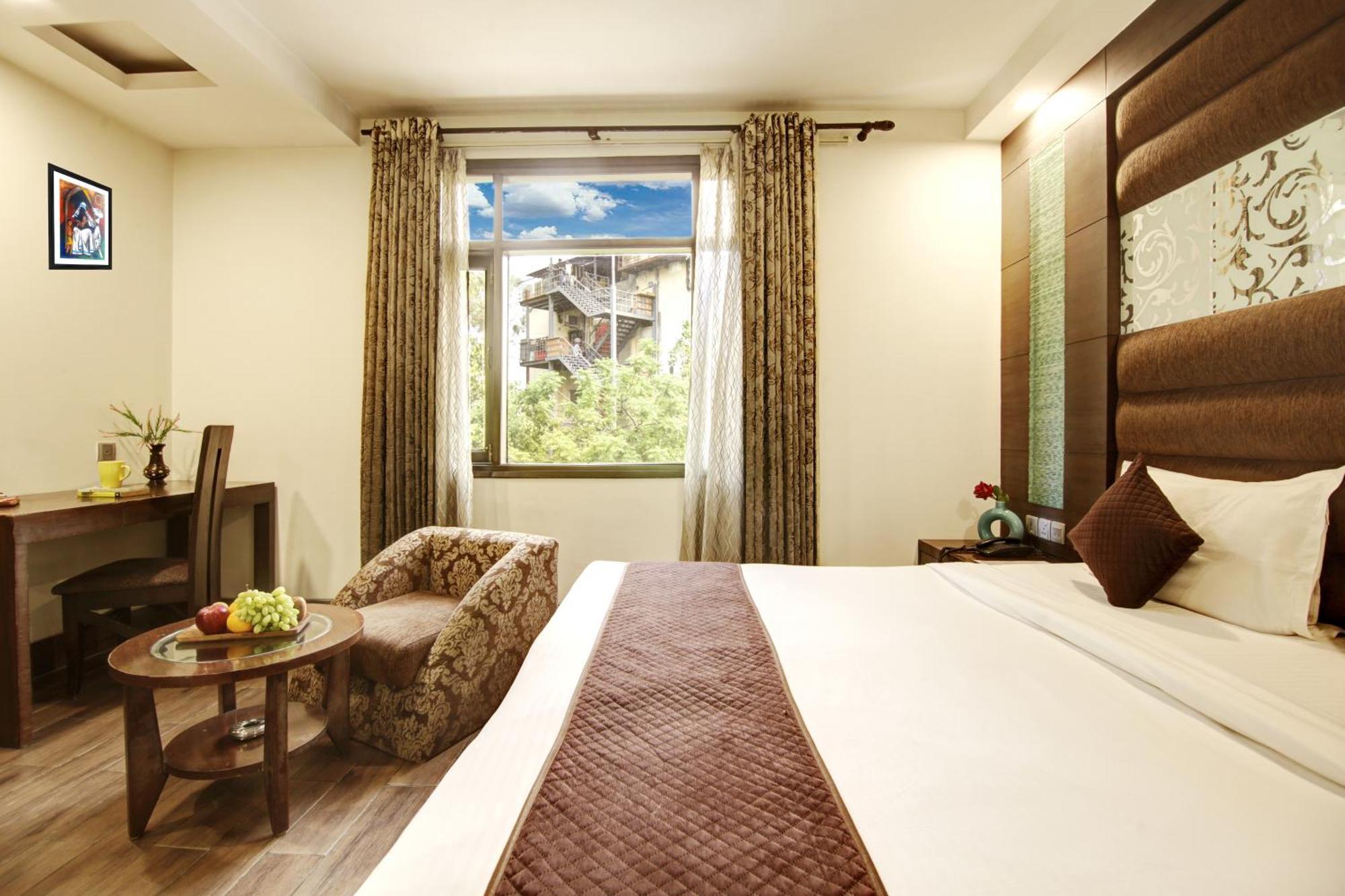 Hotel Good Times Near Ganga Ram Hospital And Karol Bagh Metro Delhi  Exterior photo