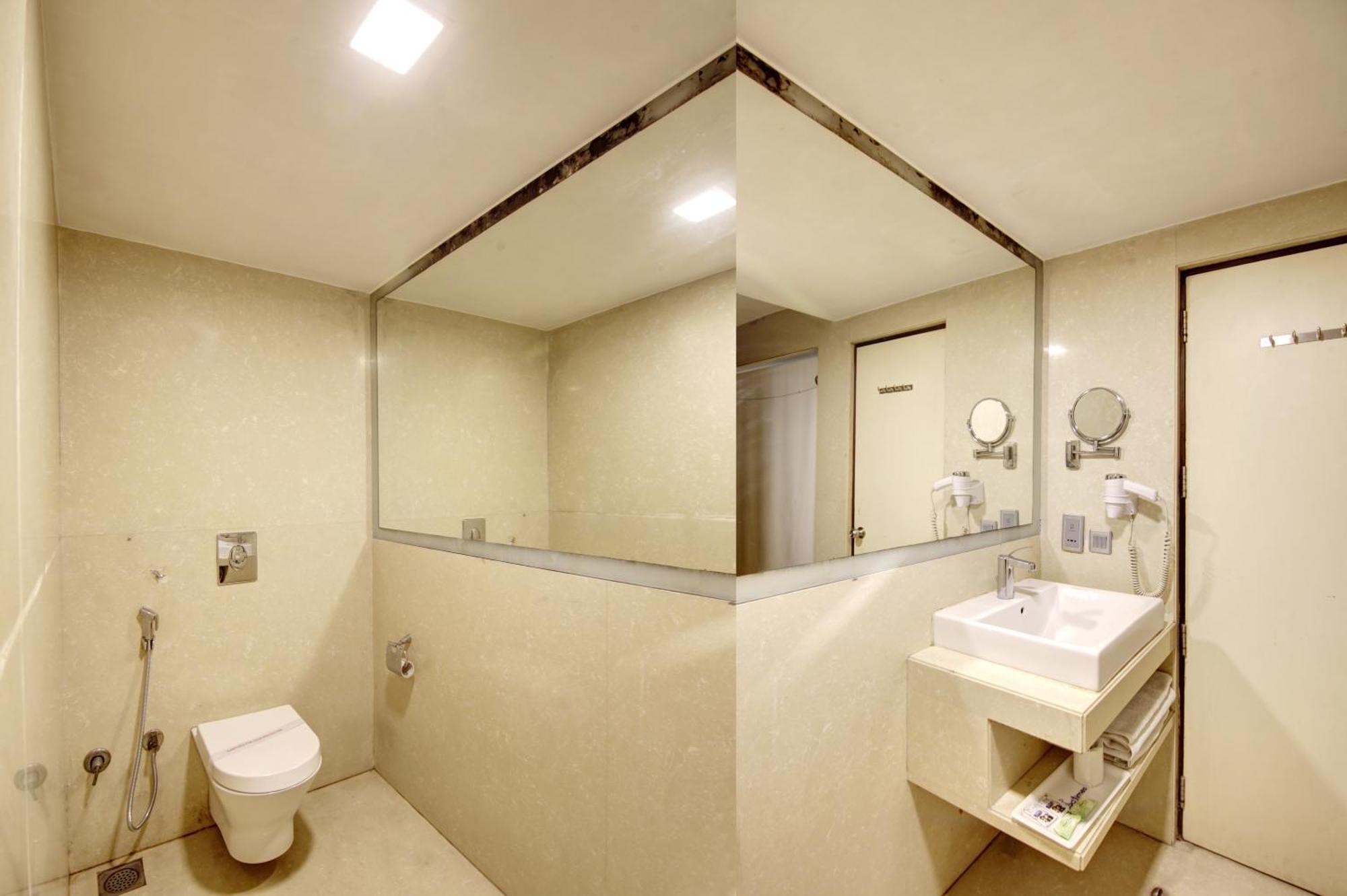Hotel Good Times Near Ganga Ram Hospital And Karol Bagh Metro Delhi  Exterior photo