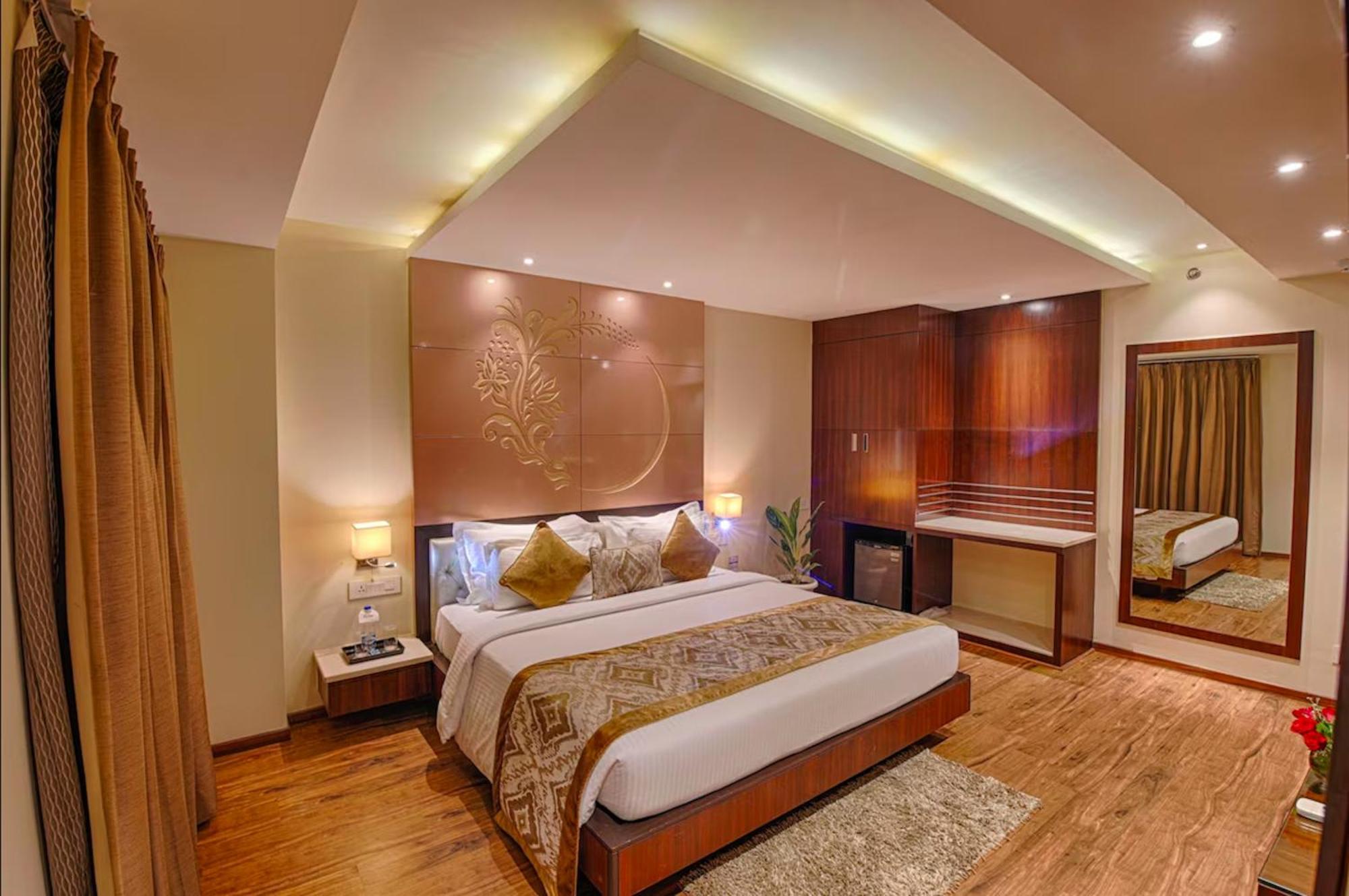 Hotel Good Times Near Ganga Ram Hospital And Karol Bagh Metro Delhi  Exterior photo